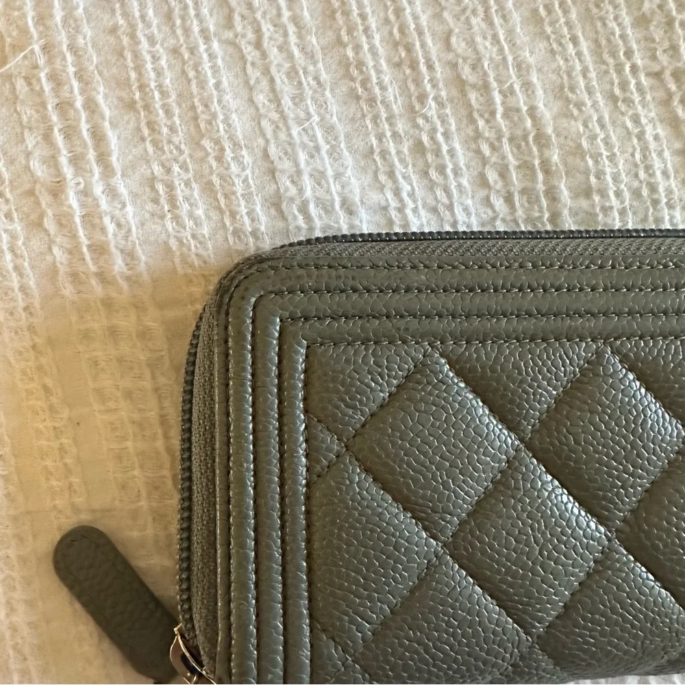 Chanel Caviar Small Boy Wallet - Picture 10 of 14